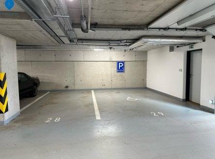 Garážové stání Novostrašnická ulice, Praha 10 Strašnice